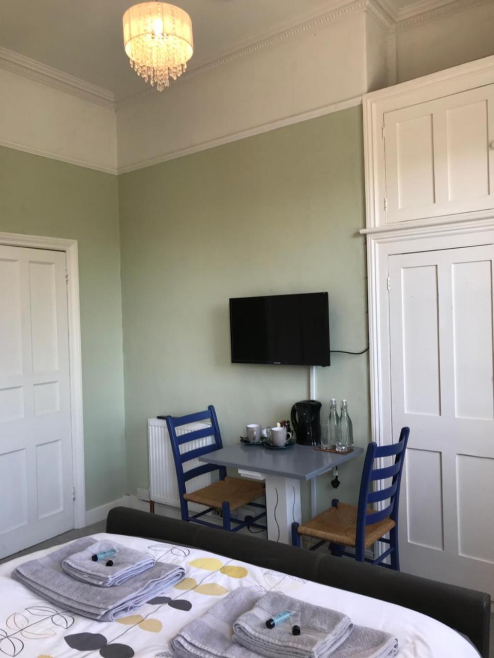 Regency Rooms Guesthouse كيلتنهام المظهر الخارجي الصورة